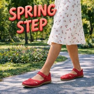 Spring Step Hearts Loafers Shoes Womens Size 8.5 US 39 EU Red Leather Casual